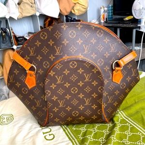 ❌❌SOLD❌❌AUTHENTIC ELLIPSE LOUIS VUITTON BAG